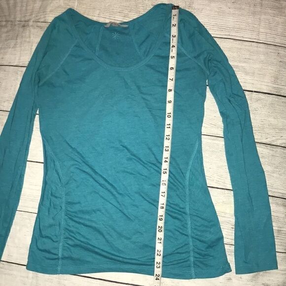 Athleta
Teal Turquoise Long Sleeve T-Shirt - Picture 4 of 8